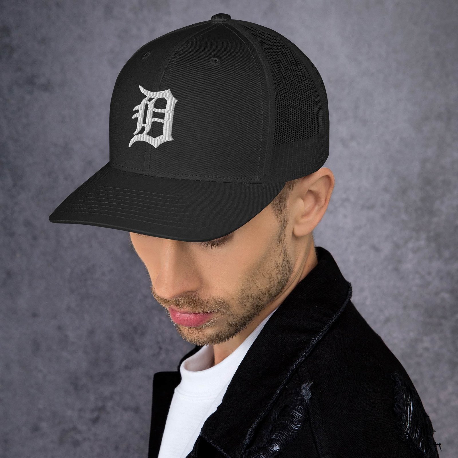 Men's Detroit Tigers 'Old English D' Mesh Back Trucker Cap - Image 2